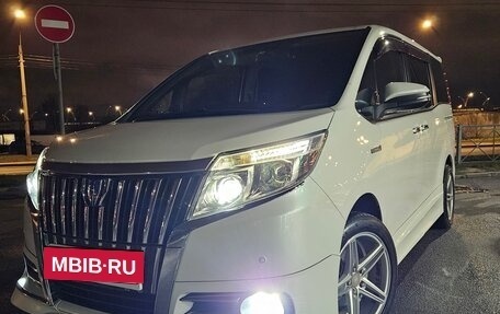 Toyota Esquire I, 2015 год, 2 400 000 рублей, 13 фотография