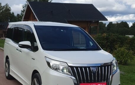 Toyota Esquire I, 2015 год, 2 400 000 рублей, 21 фотография