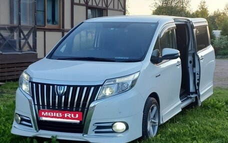 Toyota Esquire I, 2015 год, 2 400 000 рублей, 25 фотография