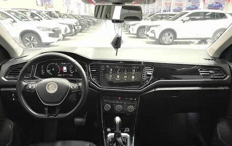 Volkswagen T-Roc I, 2023 год, 1 570 000 рублей, 10 фотография