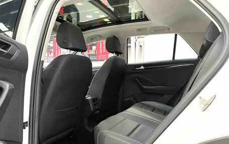 Volkswagen T-Roc I, 2023 год, 1 570 000 рублей, 13 фотография