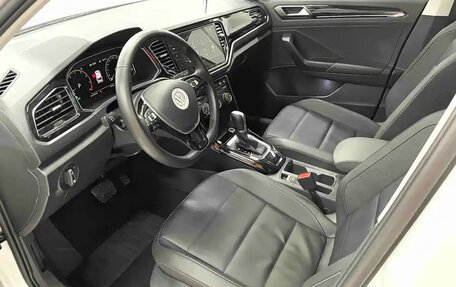 Volkswagen T-Roc I, 2023 год, 1 570 000 рублей, 9 фотография