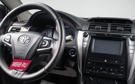 Toyota Camry, 2017 год, 1 899 000 рублей, 9 фотография