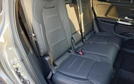 Mercedes-Benz GLB, 2021 год, 2 600 000 рублей, 23 фотография