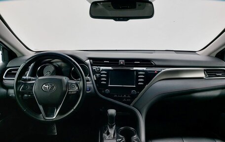 Toyota Camry, 2020 год, 2 750 000 рублей, 11 фотография