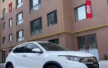 Honda Vezel, 2020 год, 1 600 000 рублей, 3 фотография