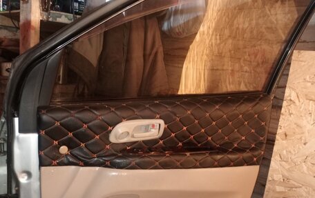 Toyota Ipsum II, 2000 год, 580 000 рублей, 9 фотография