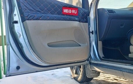 Toyota Ipsum II, 2000 год, 580 000 рублей, 15 фотография