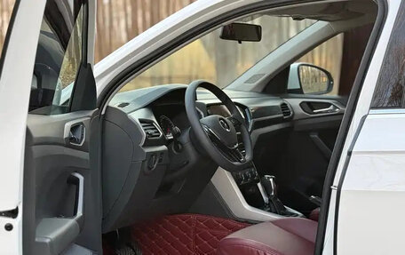 Volkswagen T-Cross I, 2022 год, 1 300 000 рублей, 14 фотография