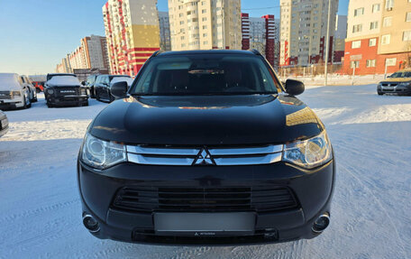 Mitsubishi Outlander III рестайлинг 3, 2014 год, 1 349 000 рублей, 3 фотография