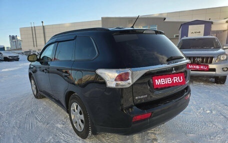 Mitsubishi Outlander III рестайлинг 3, 2014 год, 1 349 000 рублей, 2 фотография