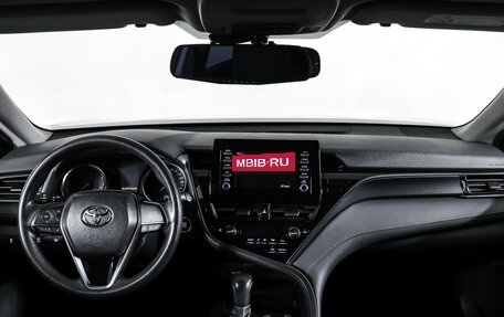 Toyota Camry, 2021 год, 2 150 000 рублей, 17 фотография