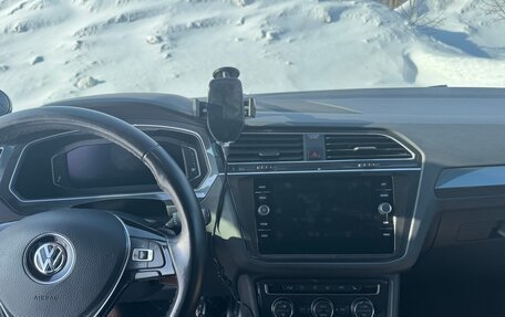 Volkswagen Tiguan II, 2019 год, 2 600 000 рублей, 11 фотография