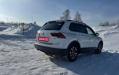 Volkswagen Tiguan II, 2019 год, 2 600 000 рублей, 3 фотография