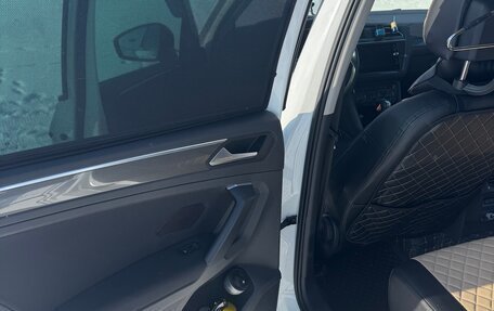 Volkswagen Tiguan II, 2019 год, 2 600 000 рублей, 21 фотография