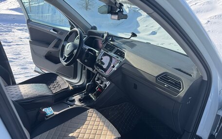 Volkswagen Tiguan II, 2019 год, 2 600 000 рублей, 23 фотография