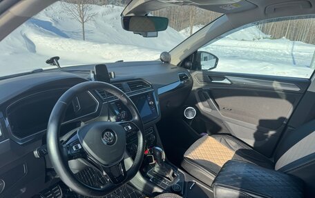 Volkswagen Tiguan II, 2019 год, 2 600 000 рублей, 26 фотография