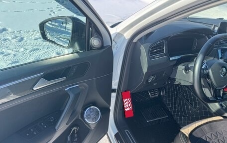 Volkswagen Tiguan II, 2019 год, 2 600 000 рублей, 27 фотография