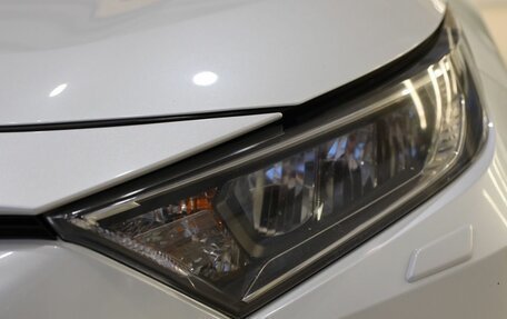 Toyota RAV4, 2019 год, 3 575 000 рублей, 2 фотография