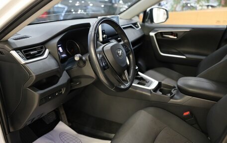 Toyota RAV4, 2019 год, 3 575 000 рублей, 12 фотография