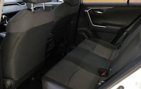 Toyota RAV4, 2019 год, 3 575 000 рублей, 15 фотография