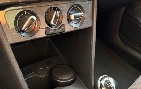 Volkswagen Polo VI (EU Market), 2019 год, 1 200 000 рублей, 18 фотография