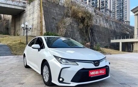 Toyota Corolla, 2022 год, 1 360 000 рублей, 2 фотография