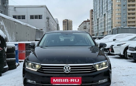Volkswagen Passat B8 рестайлинг, 2017 год, 1 649 000 рублей, 2 фотография