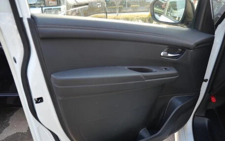 Nissan Serena, 2022 год, 1 700 009 рублей, 12 фотография