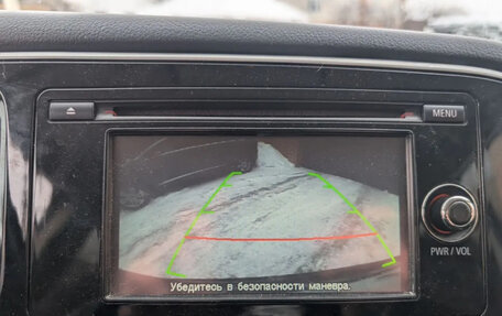 Mitsubishi Outlander III рестайлинг 3, 2013 год, 3 400 000 рублей, 8 фотография