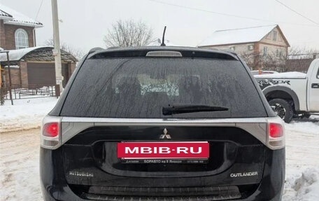 Mitsubishi Outlander III рестайлинг 3, 2013 год, 3 400 000 рублей, 5 фотография