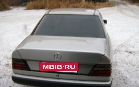 Mercedes-Benz E-Класс, 1993 год, 180 000 рублей, 2 фотография