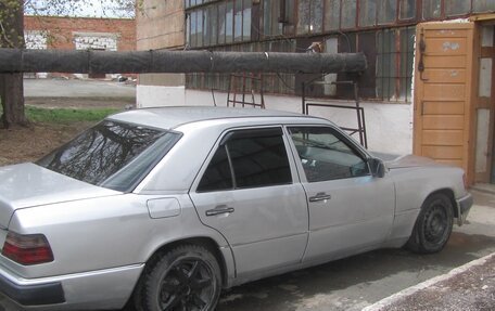 Mercedes-Benz E-Класс, 1993 год, 180 000 рублей, 5 фотография