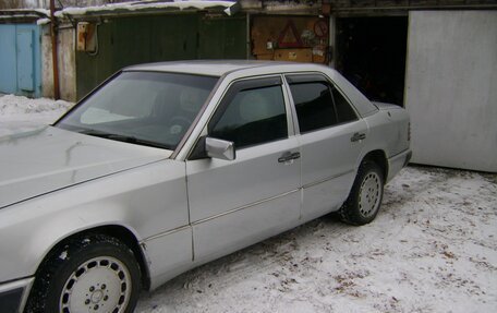 Mercedes-Benz E-Класс, 1993 год, 180 000 рублей, 3 фотография