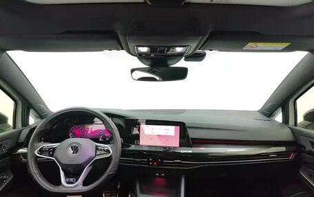Volkswagen Golf VIII, 2022 год, 1 400 000 рублей, 10 фотография