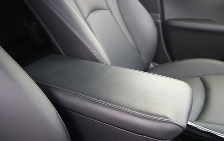 Toyota Prius IV XW50, 2022 год, 1 850 000 рублей, 18 фотография