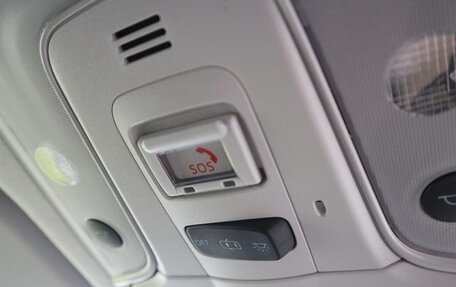 Toyota Prius IV XW50, 2022 год, 1 850 000 рублей, 23 фотография