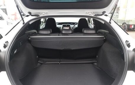 Toyota Prius IV XW50, 2022 год, 1 850 000 рублей, 29 фотография