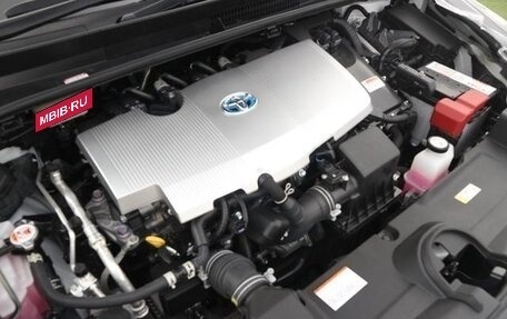 Toyota Prius IV XW50, 2022 год, 1 850 000 рублей, 27 фотография