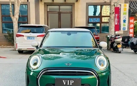 MINI Hatch, 2021 год, 1 800 000 рублей, 2 фотография