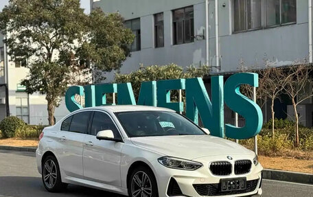 BMW 1 серия, 2023 год, 1 750 000 рублей, 3 фотография