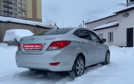 Hyundai Solaris II рестайлинг, 2011 год, 550 000 рублей, 5 фотография