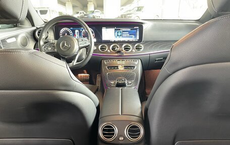 Mercedes-Benz E-Класс, 2020 год, 3 150 000 рублей, 20 фотография