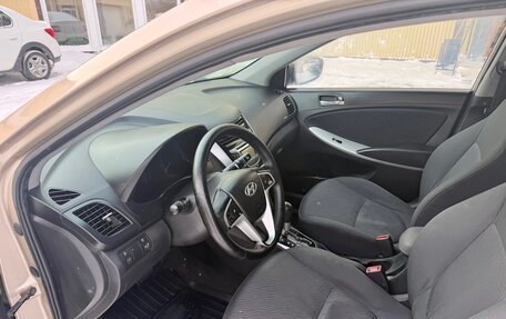 Hyundai Solaris II рестайлинг, 2012 год, 610 000 рублей, 16 фотография