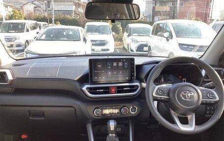 Toyota Raize I, 2024 год, 2 300 000 рублей, 8 фотография