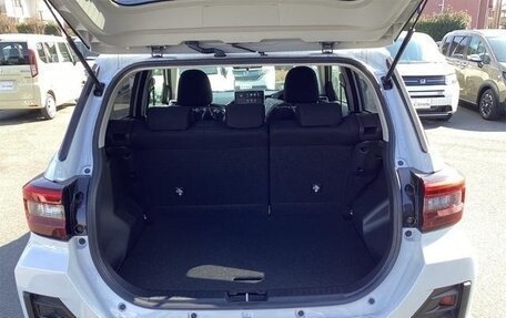 Toyota Raize I, 2024 год, 2 300 000 рублей, 7 фотография