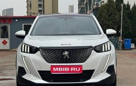 Peugeot 2008 II, 2023 год, 1 600 000 рублей, 2 фотография