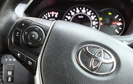 Toyota Voxy III, 2021 год, 1 960 000 рублей, 14 фотография