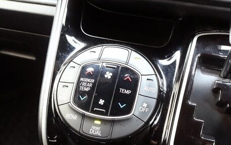 Toyota Voxy III, 2021 год, 1 960 000 рублей, 16 фотография