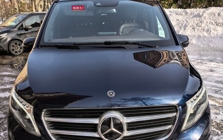 Mercedes-Benz V-Класс, 2018 год, 4 900 000 рублей, 1 фотография